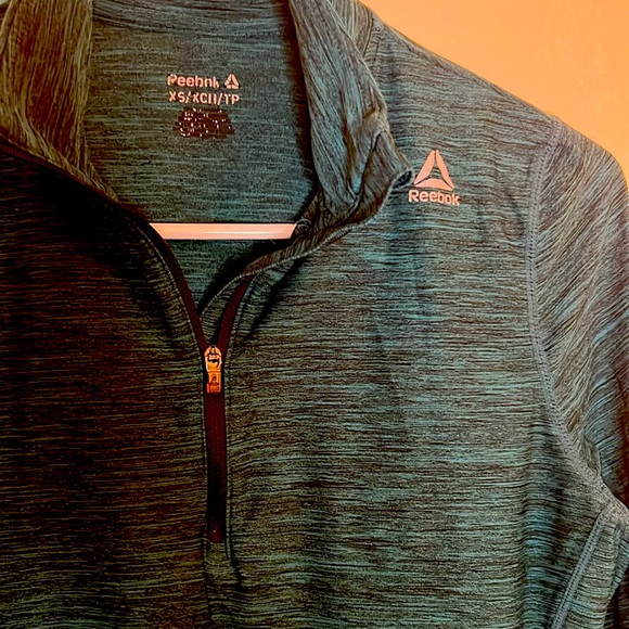 Reebock 1/4 Zip. - Picture 3 of 3